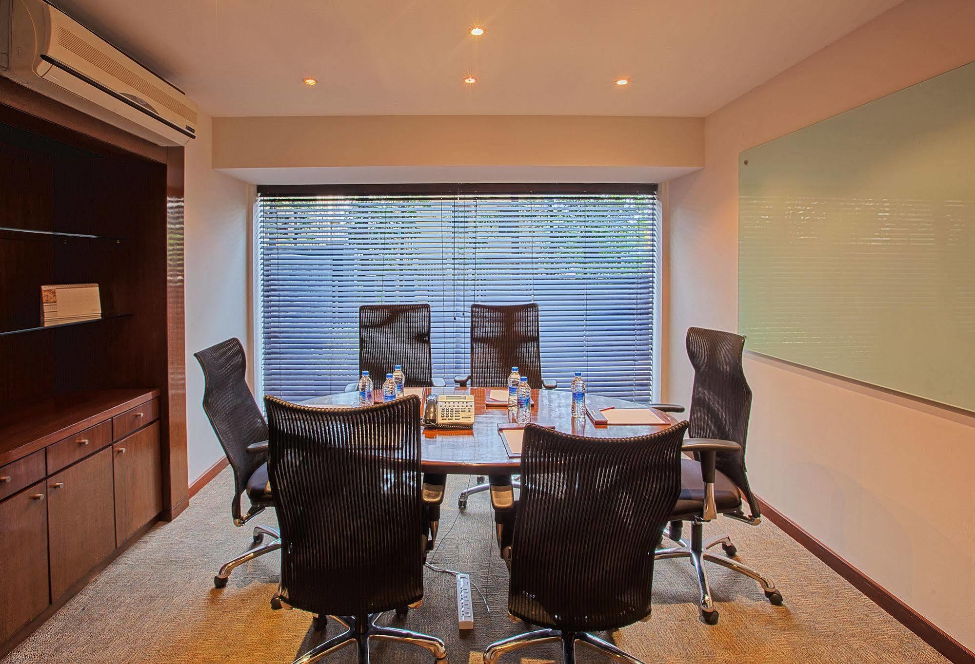 Oakwood Residence Naylor Road Pune Eksteriør bilde