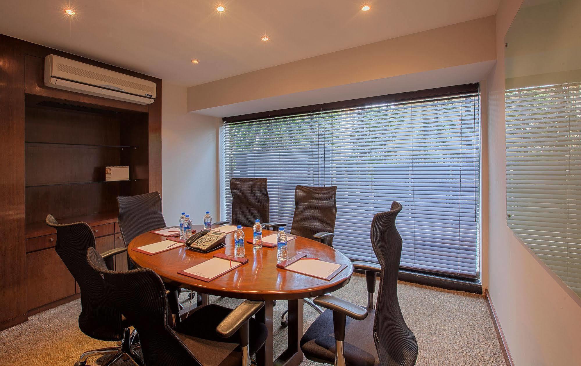 Oakwood Residence Naylor Road Pune Eksteriør bilde
