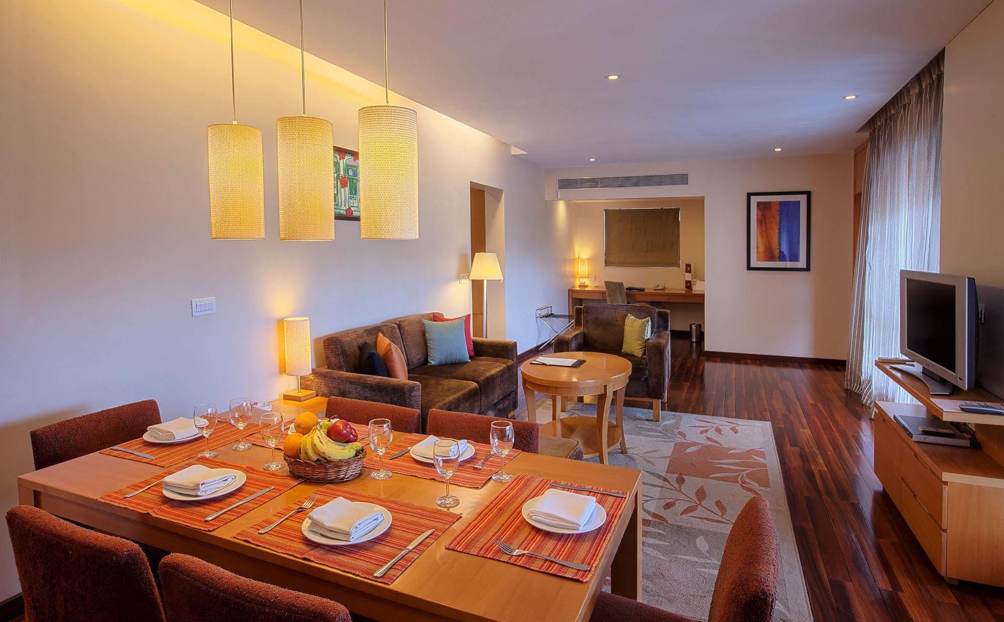 Oakwood Residence Naylor Road Pune Eksteriør bilde